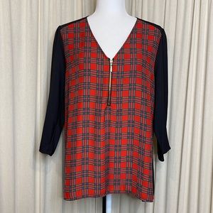 EUC- EXPRESS PLAID BLOUSE WITH ZIPPER IN THE FRONT SIZE LARGE